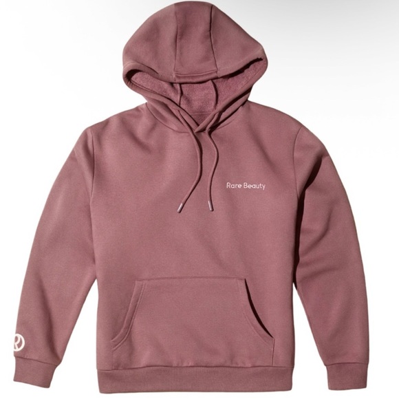 Rare Beauty - "Comfy" Outfit - Picture 4 of 16